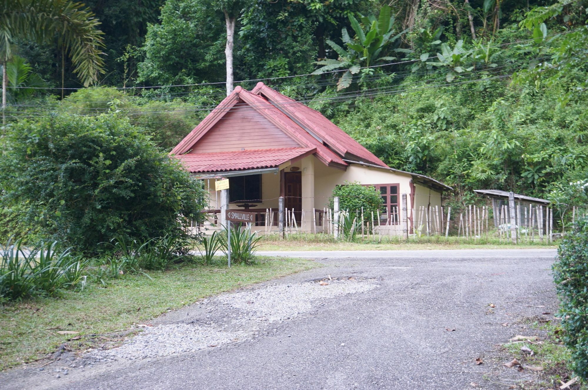Smallville Resort ระนอง ภายนอก รูปภาพ